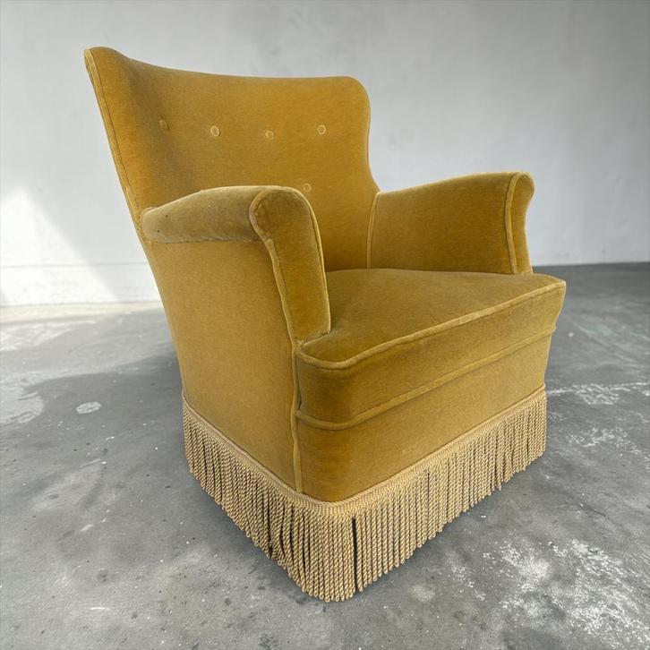 Vintage okergele eenzit / fauteuil met franjes, Antiek en Kunst, Antiek | Meubels | Stoelen en Sofa's, Ophalen