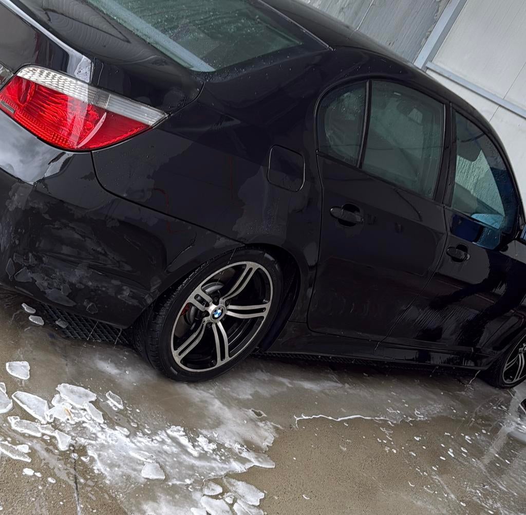 Jantes bmw 18 M equipee des pneus hiver, Autos : Pièces & Accessoires, Pneus & Jantes, Enlèvement, Pneus hiver, Pneu(s)