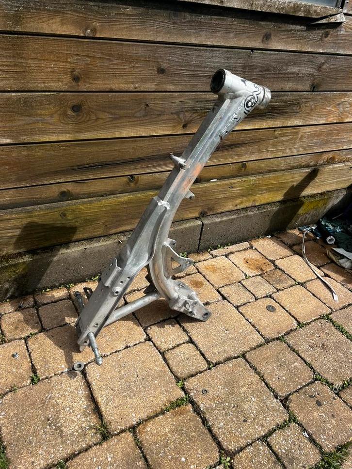 Aluminum monkey frame, Vélos & Vélomoteurs, Pièces de cyclomoteur | Général, Enlèvement