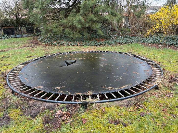 Gratis trampoline op te halen, Kinderen en Baby's, Speelgoed | Buiten | Trampolines, Gebruikt, Ophalen