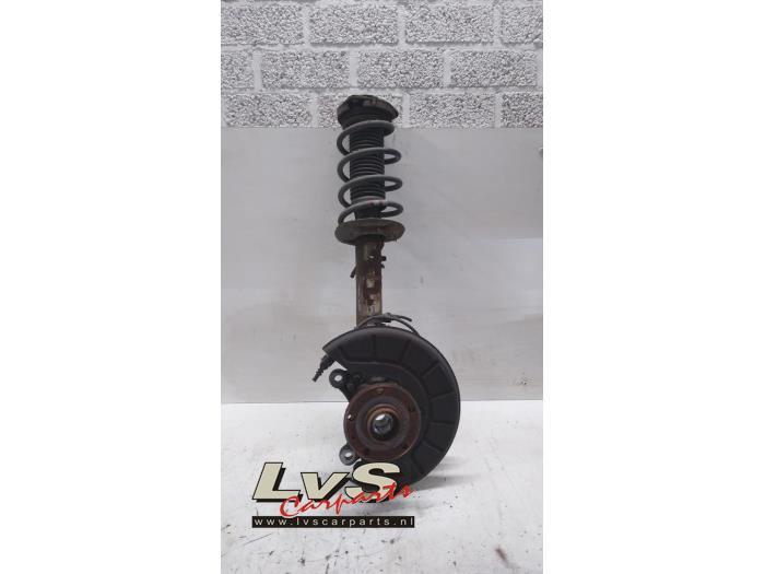 Schokdemperpoot links-voor van een Volkswagen Tiguan, Gebruikt, -, Volkswagen, -