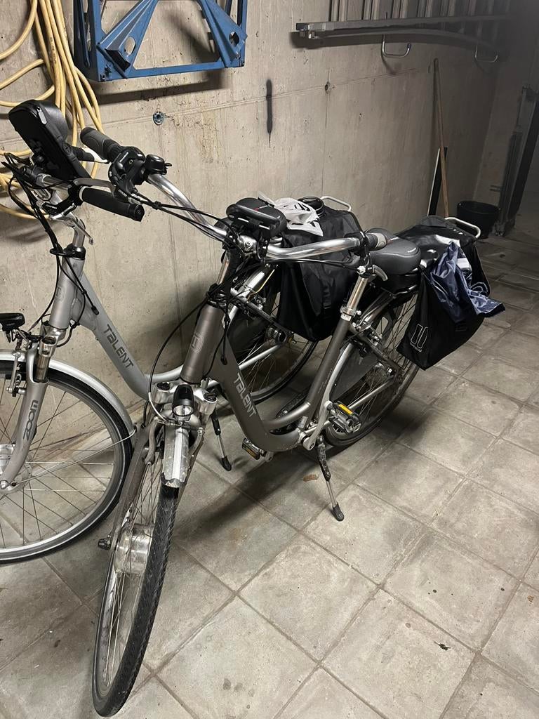 2 electriche talent fietsen, Ophalen, Zo goed als nieuw