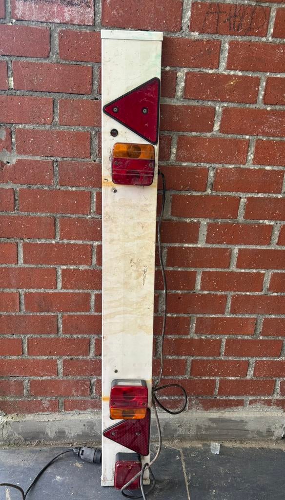 Verlichtingsbalk, Ophalen