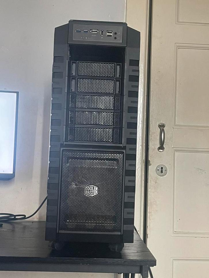 Pc gamer, Computers en Software, Overige Computers en Software, Zo goed als nieuw, Ophalen