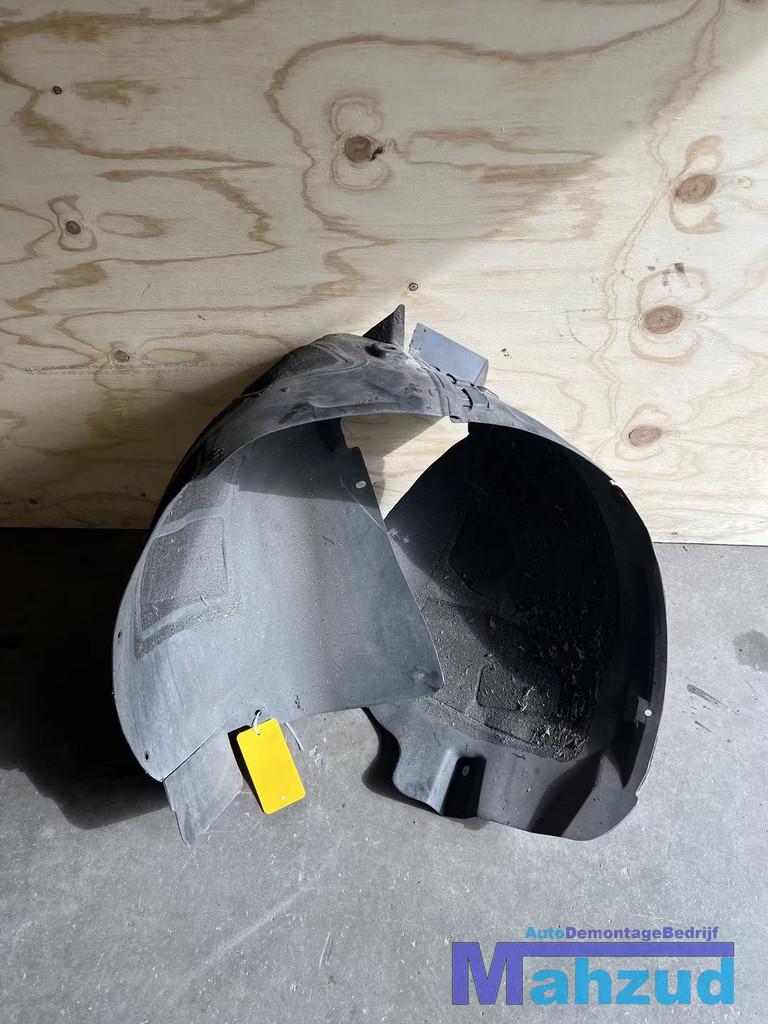 OPEL ASTRA J Links voor modderkuip wielkuip 2009-2015, Gauche, Opel Automobile GmbH, Opel, Bahnhofsplatz 1
65423  Russelsheim am Main, DE