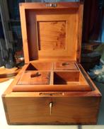 BOITE A BIJOUX AVEC COMPARTIENTS ET SERRURE, Enlèvement ou Envoi