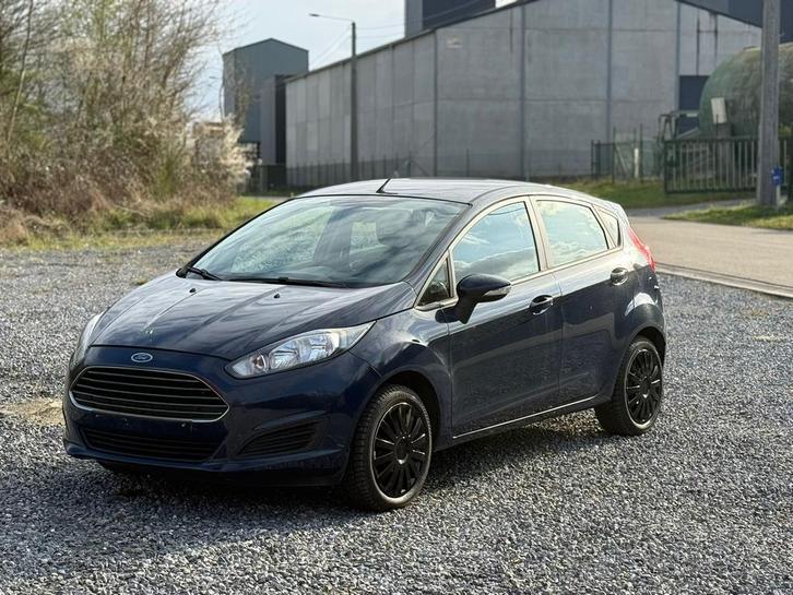 Ford fiesta // 119.000 km // 2015 / prete à immatriculer //, Autos, Ford, Particulier, Fiësta, Capteur de stationnement, Essence
