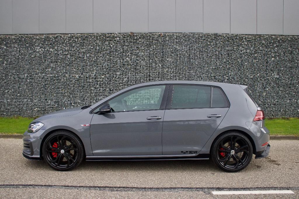 Volkswagen Golf GTI TCR | Akrapovic - Virtual - Camera - DCC, Zwart, 4 cilinders, Leder en Stof, Bedrijf