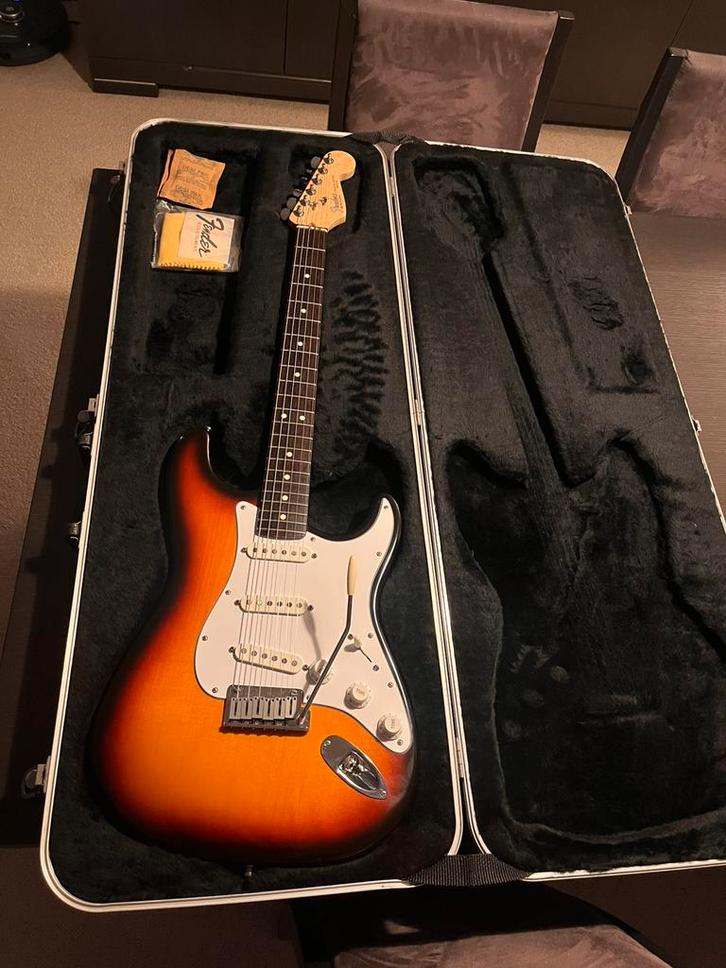 1993 Fender American Standard Stratocaster MINT Birdseye, Muziek en Instrumenten, Snaarinstrumenten | Gitaren | Elektrisch, Zo goed als nieuw