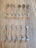 Lot de 11 fourchettes à dessert souvenirs en métal argenté, Enlèvement ou Envoi