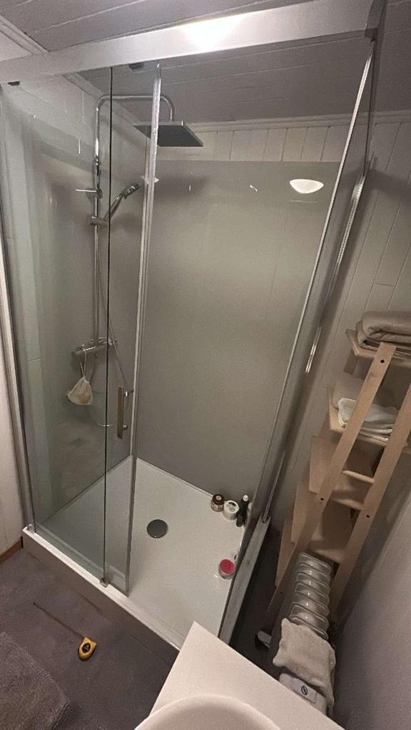 Douchecabine, Huis en Inrichting, Badkamer | Complete badkamers, Zo goed als nieuw, Ophalen