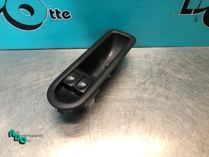 Commutateur vitre électrique d'un Renault Twingo (Twingo 07, Autos : Pièces & Accessoires, Tableau de bord & Interrupteurs, Renault