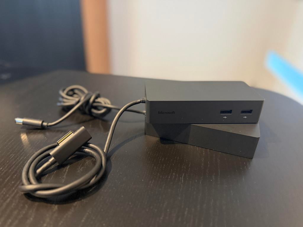 Originele Microsoft Surface Dock - Zo goed als nieuw, Computers en Software, Ophalen, Zo goed als nieuw