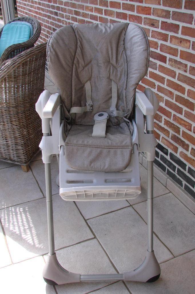 kinderstoel  CHICCO/ WIELTJES_VERSTELBAAR, Kinderen en Baby's, Kinderstoelen, Ophalen, Gebruikt, Overige typen, Gordel(s)