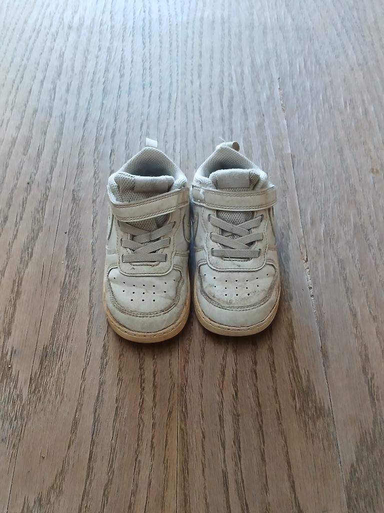 Witte Nike Sneakers - Maat 25 - Lage Court sneakers, NIKE, Gebruikt, Ophalen of Verzenden, Jongen of Meisje