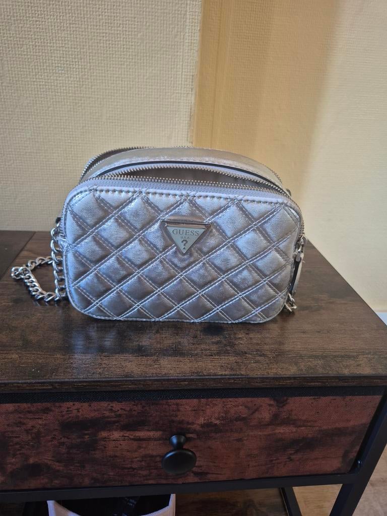 Sac guess, Bijoux, Sacs & Beauté, Sacs | Sacs à bandoulière, Enlèvement ou Envoi