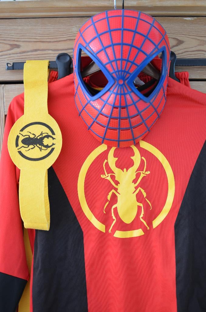 VERKLEEDPAK SPIDERM 122-128 + MASKER, Ophalen of Verzenden, Zo goed als nieuw
