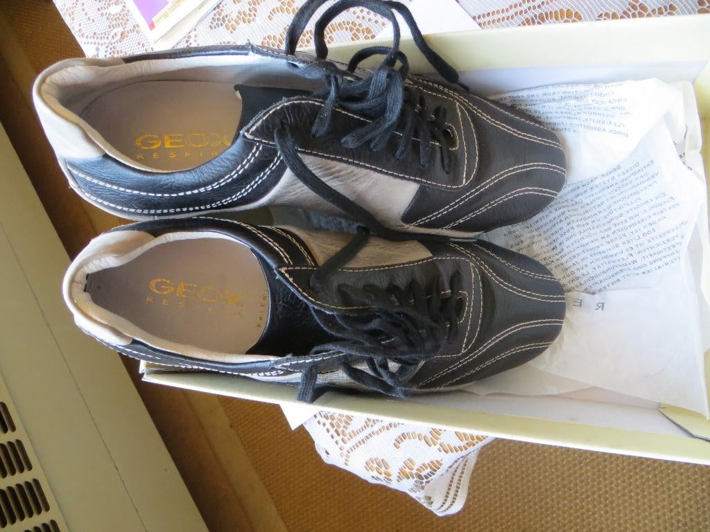 SCHOENEN LEDER GEOX MAAT 42 NIEUW, Ophalen, Overige kleuren, Nieuw, GEOX