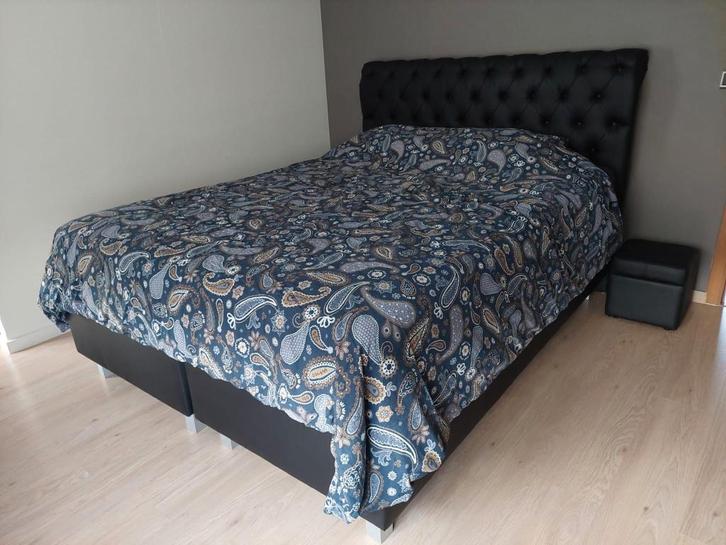 Zwarte boxspring 160x200, Huis en Inrichting, Slaapkamer | Boxsprings, Zo goed als nieuw, 160 cm, 200 cm, Tweepersoons, Zwart