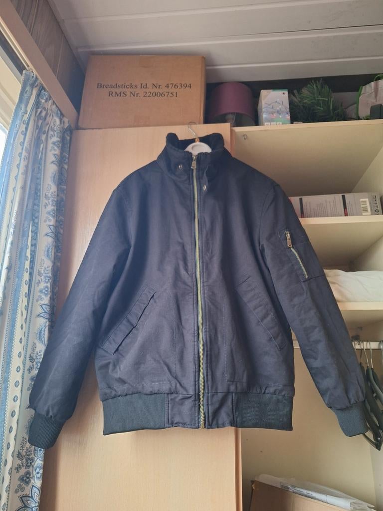Blouson aviateur taille petit L fourré noir neuve 40 €, Enlèvement
