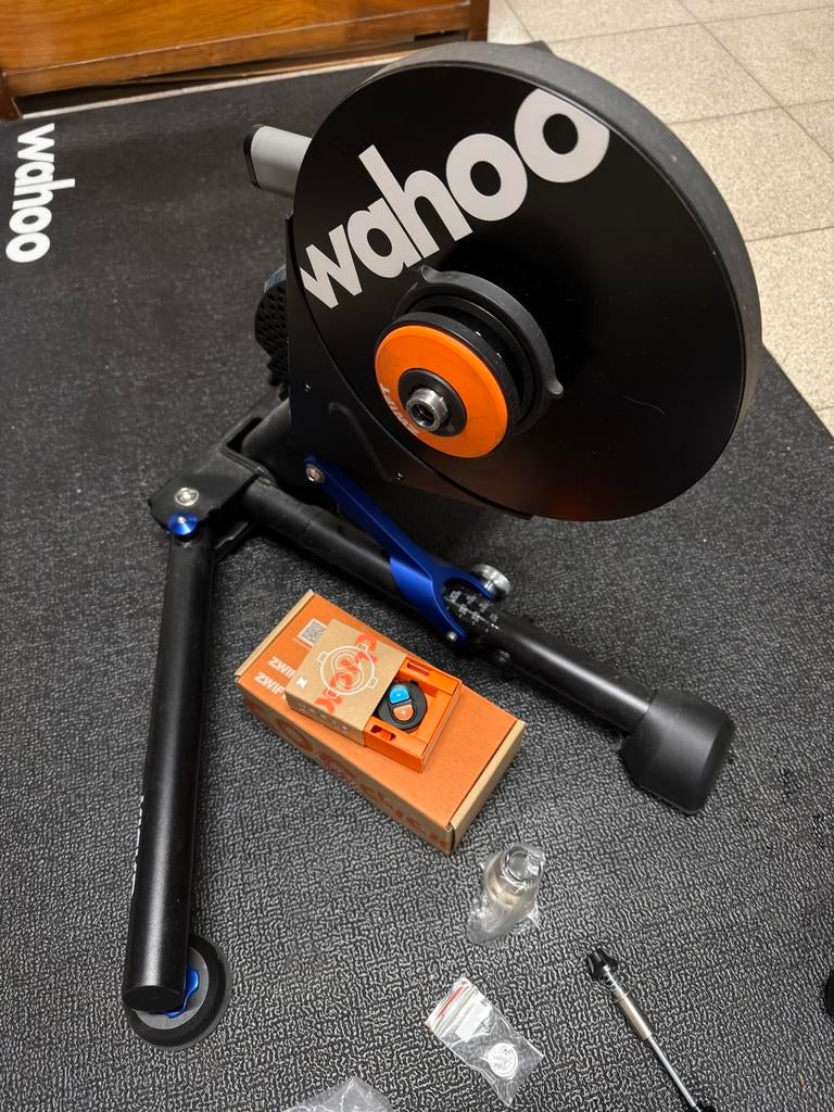 Wahoo Kickr v6 met cassette en cog, Ophalen, Zo goed als nieuw