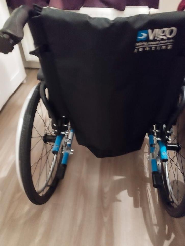 NIEUWE VIGO ROLSTOEL HALVE PRIJS BXL!, Diversen, Rolstoelen, Ophalen