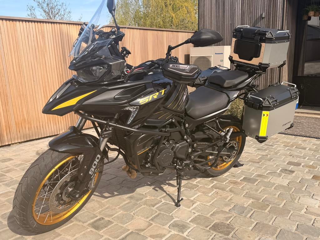 QJ SRT 900 sx te koop als nieuw 354 km te groot voor mij, Motoren, Handvatverwarming, 2 cilinders, 900 cc, Particulier