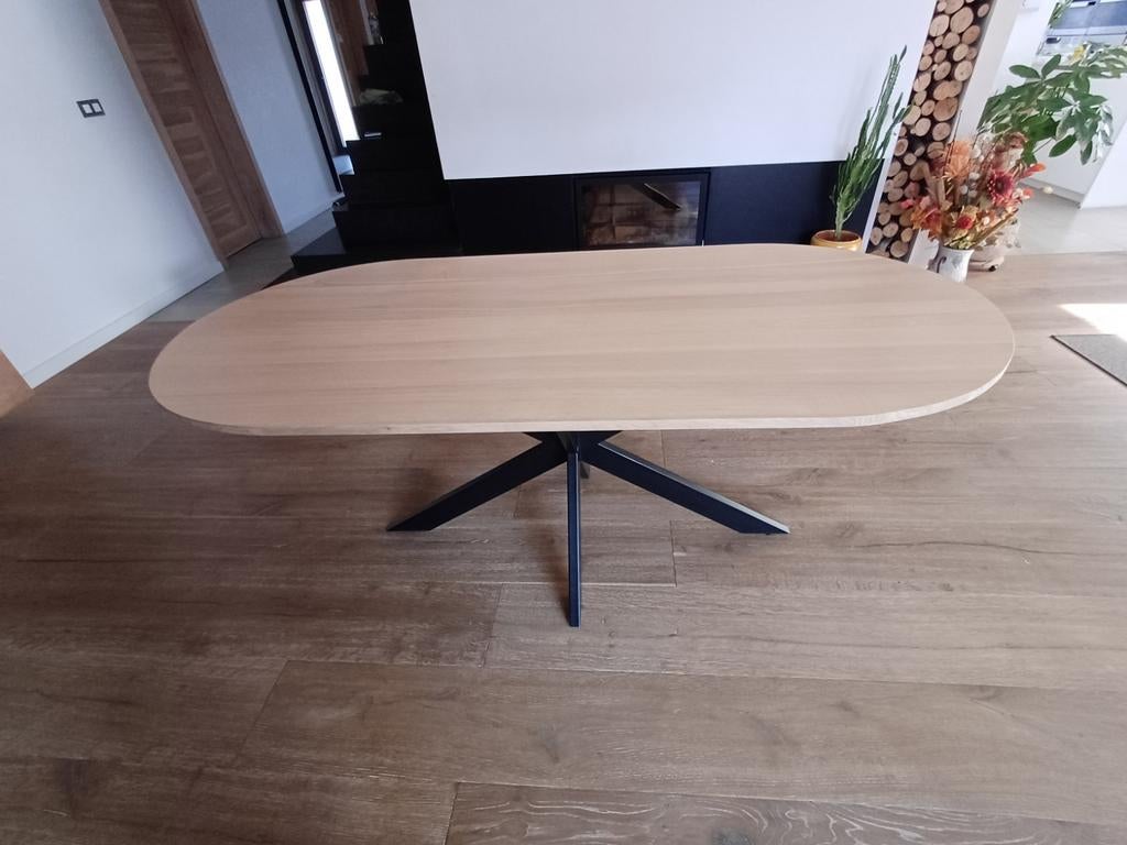 Nieuw massief eiken ovale eettafel, Huis en Inrichting, Tafels | Eettafels, Ophalen