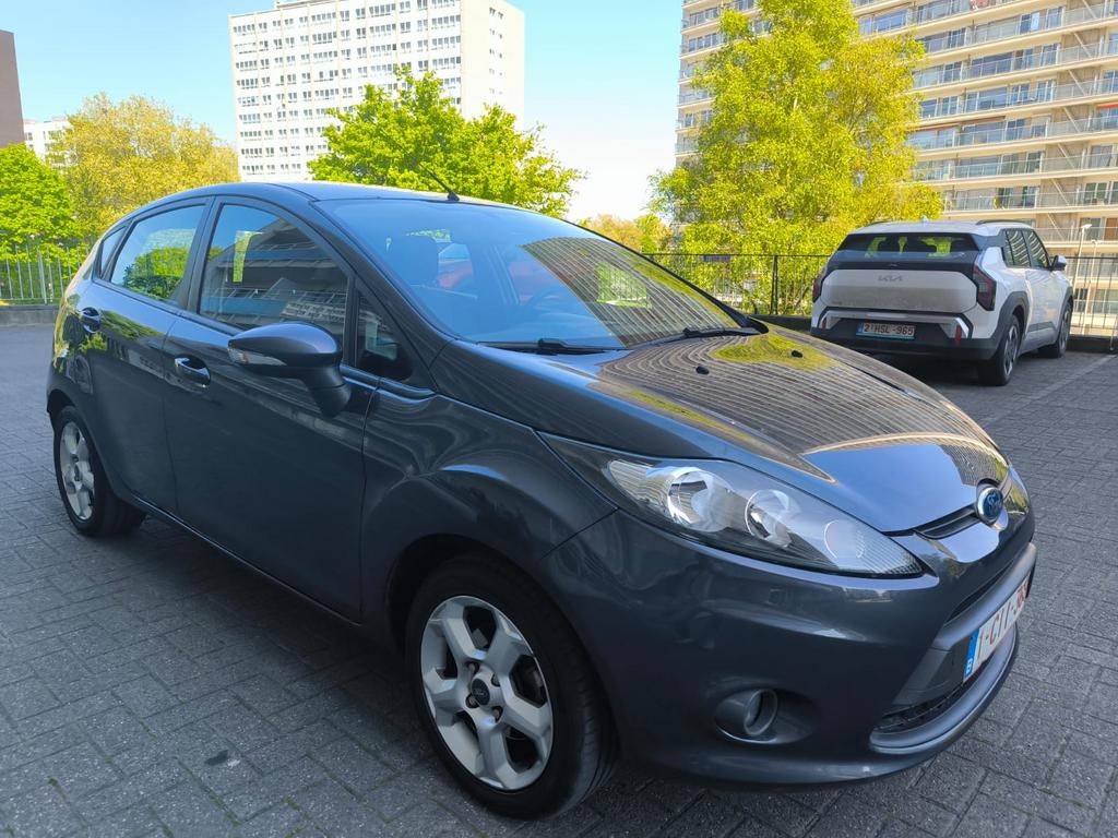 Ford fiesta 1.3i benzine 2009 1prop 188mm airco 5p nieuw, Voorwielaandrijving, Blauw, Particulier, Fiësta