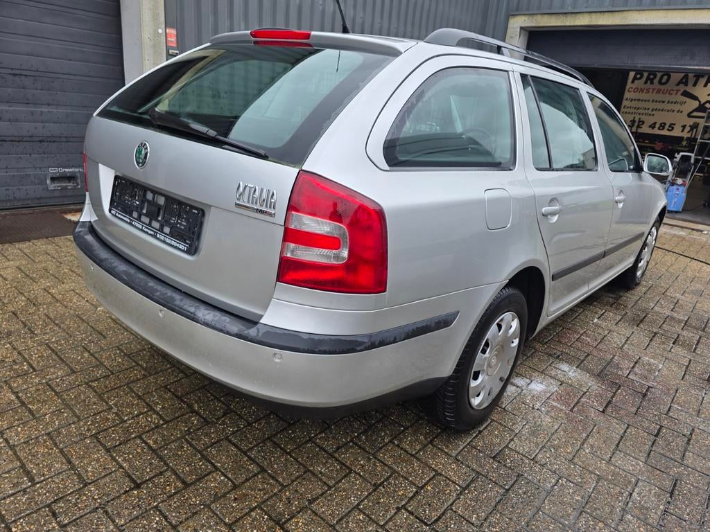 Skoda octavia 1.6 benzine automatic, Auto's, Automaat, Airconditioning, Bedrijf, Euro 4