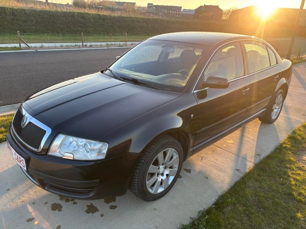 Skoda superbe 2.0 Essence 2006 avec Airco, Entreprise, 5 portes, Berline, Euro 4