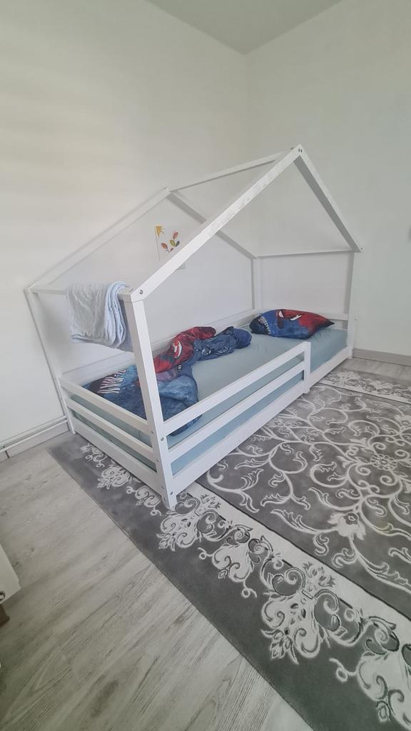 2 Bedden  kinderbed, Ophalen, Zo goed als nieuw, Matras
