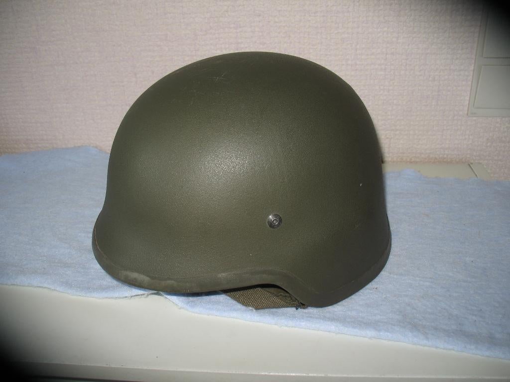 casque militaire en kevlar taille 55 à 57, Collections, Enlèvement ou Envoi, Armée de terre, Casque ou Béret