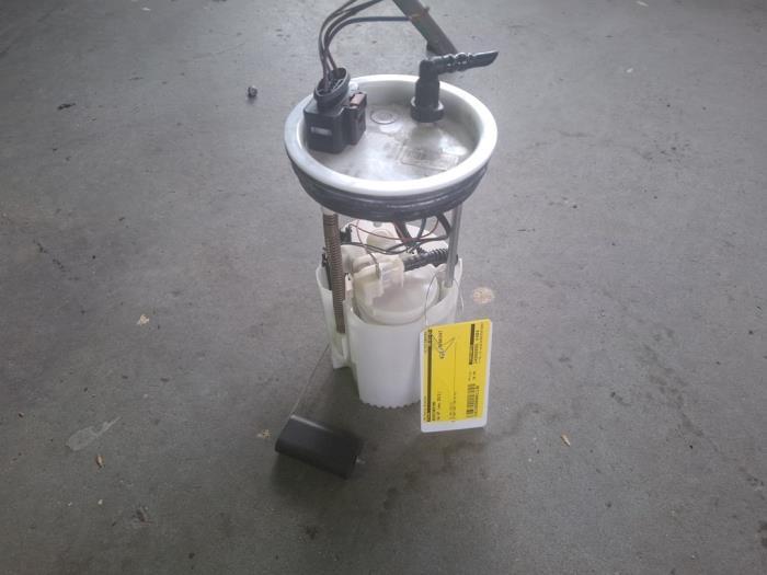 Benzinepomp van een Volkswagen UP, Gebruikt, -, Volkswagen, -