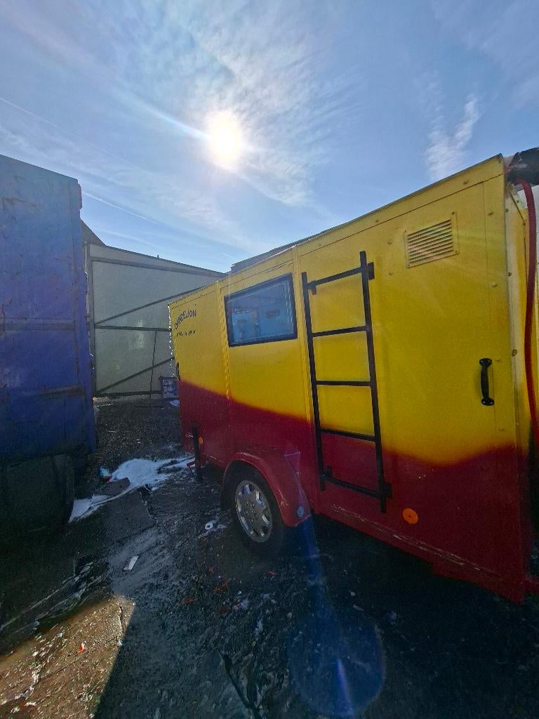 Caravan / mobiele verkoopwagen – project, Caravanes & Camping, Caravanes, Entreprise, jusqu'à 2, 500 - 750 kg, Siège standard