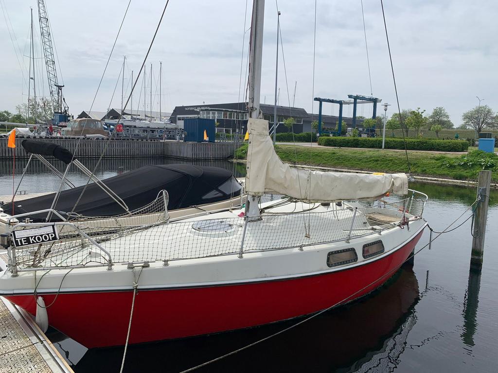 Zeilboot te koop – compacte kajuitboot met buitenboordmotor, Watersport en Boten, Ophalen, Gebruikt, 6 tot 9 meter
