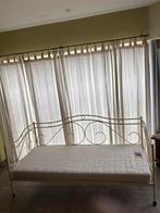Bed 1 persoon , ijzer, crème kleur met matras, 90cm/ 200cm, Huis en Inrichting, Ophalen, Gebruikt, 90 cm, Eenpersoons