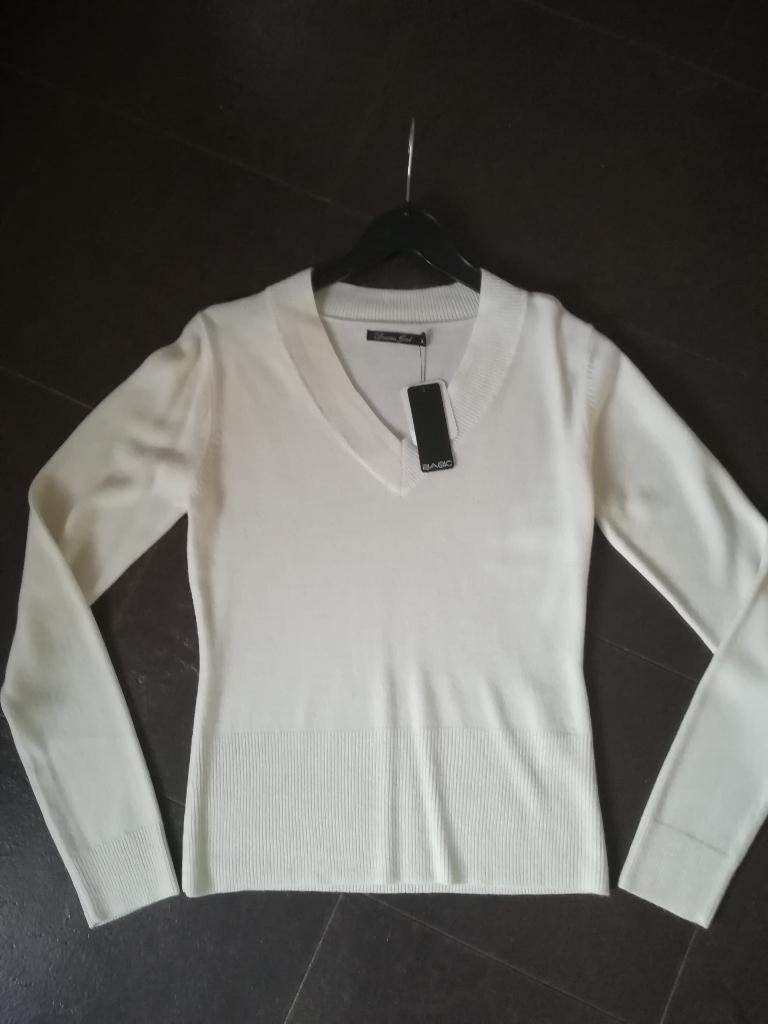 Elegante witte trui met V-hals / maat M, Kleding | Dames, Truien en Vesten, Ophalen of Verzenden, Maat 38/40 (M)
