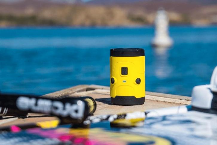 Scosche BTH2OY – fluogele Bluetooth speaker, TV, Hi-fi & Vidéo, Enceintes, Neuf, Autres types, Enlèvement ou Envoi