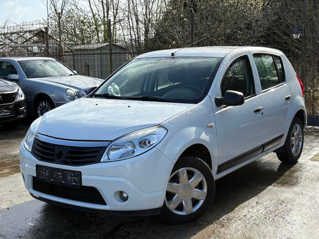 DACIA SANDERO 1.2i ESSENCE 122 000KM CARPASS 2012 EURO 5, Auto's, Voorwielaandrijving, Euro 5, Stof, Zwart