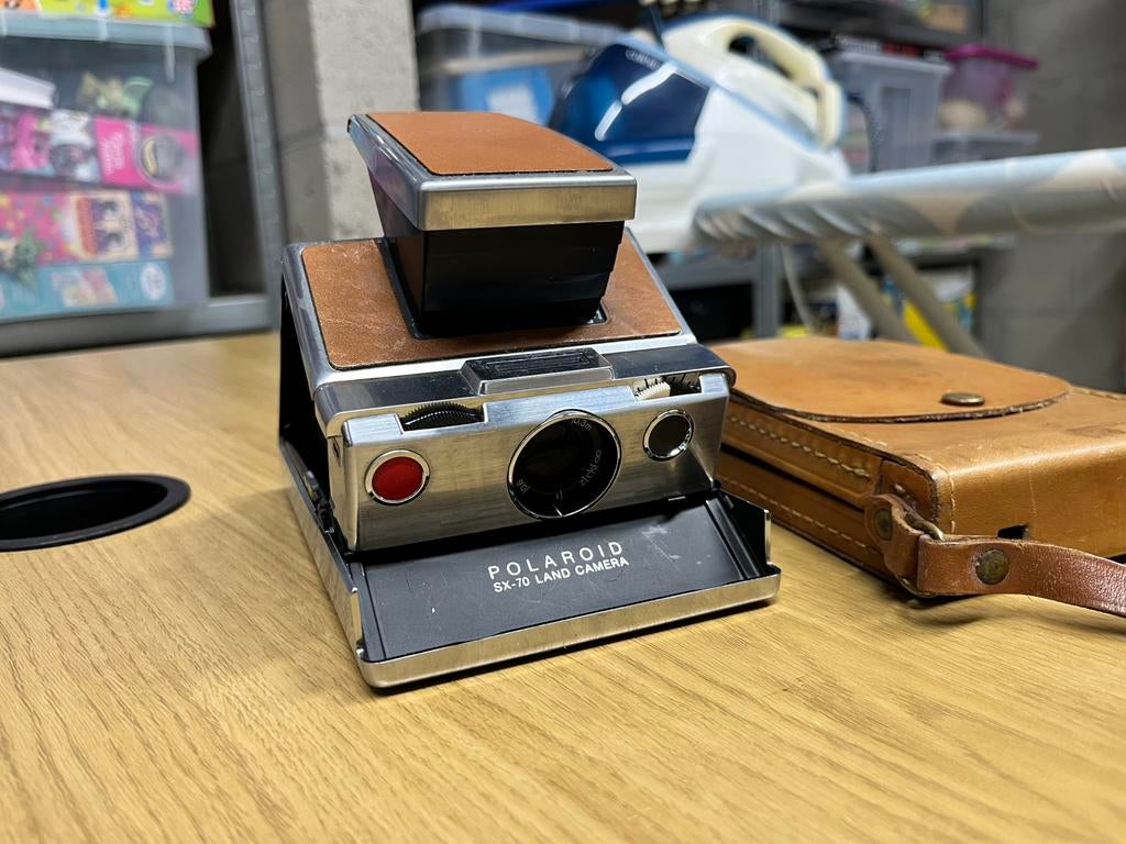 Polaroid SX-70 land camera, in mooie staat incl. leren tas., Ophalen of Verzenden, Zo goed als nieuw, Polaroid