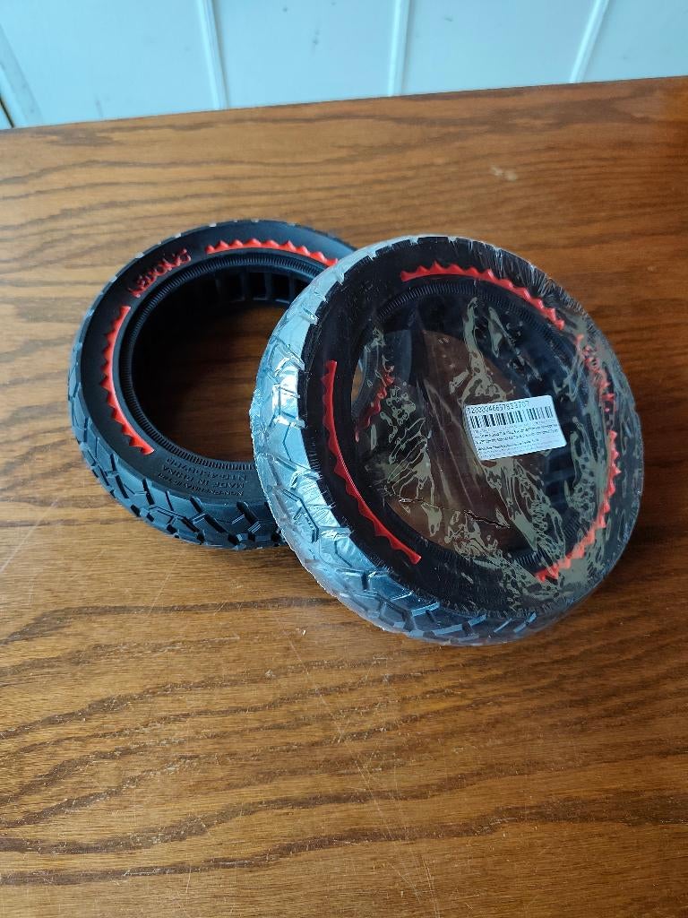 Lot 2 pneus tubeless 10 x 2,5 (Ninebot Max G30) NEUF, Vélos & Vélomoteurs, Trottinettes, Enlèvement ou Envoi