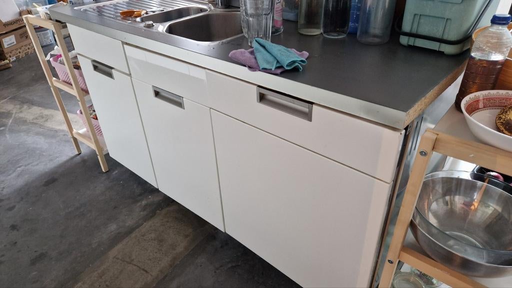 Keuken met 4 werkende inbouwtoestellen en spoelbak, Huis en Inrichting, Ophalen, Gebruikt, Wit, Enkelwandige keuken