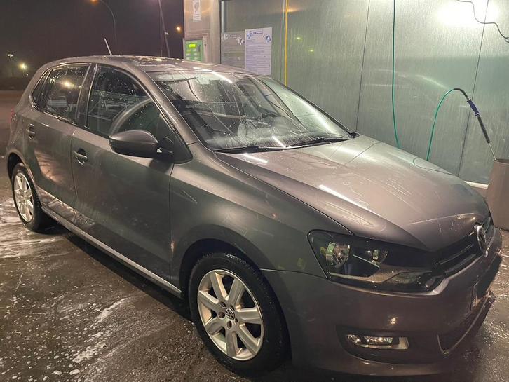 VW polo 1.4 DSG essence, Autos, Volkswagen, Particulier, Polo, Essence, Euro 5, 5 portes, Automatique, Argent ou Gris, Enlèvement