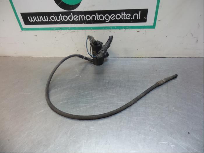 Ruitensproeierpomp achter van een Daewoo Kalos (Kalos 02-), Auto-onderdelen, Ruiten en Toebehoren, Daewoo, Gebruikt, Ophalen of Verzenden