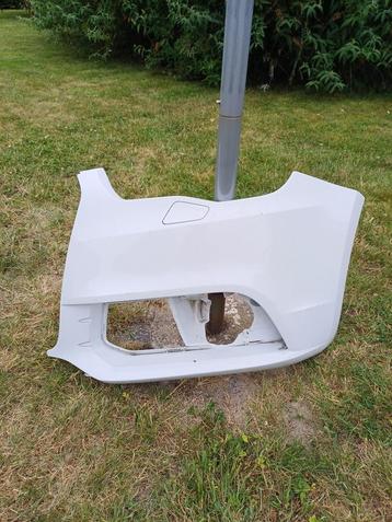 Audi A3 Bumper Bumperhoek Links Type 8Y Koplampsproeiergat beschikbaar voor biedingen