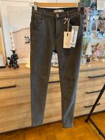 Jeans gris, Kleding | Dames, Broeken en Pantalons, Maat 38/40 (M), Nieuw, Ophalen of Verzenden, Hello miss