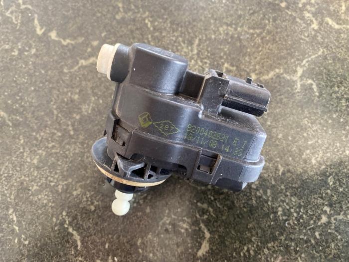 Koplampmotor van een Renault Clio, Auto-onderdelen, Verlichting, Renault, Gebruikt, 3 maanden garantie, Ophalen of Verzenden