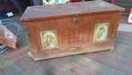 ancienne boîte en bois avec icône de Marie, Enlèvement