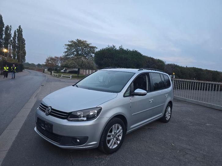 VW Touran 1.6tdi - AUTOMAAT - 133 000km - 02/2015 - 7 plaats, Autos, Volkswagen, Entreprise, Achat, Touran, ABS, Caméra de recul